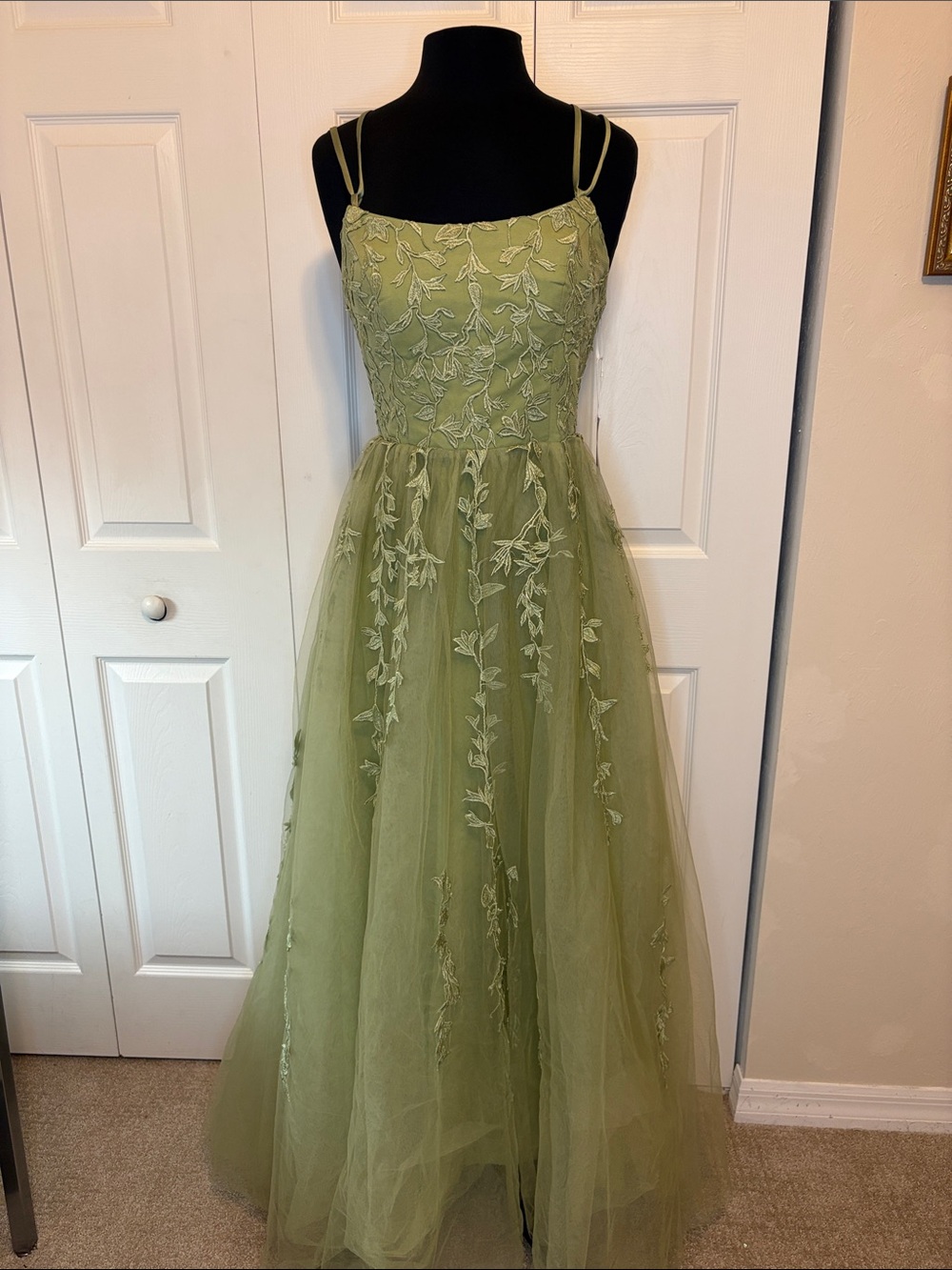 NWT Ao Yan Sage Green Embroidered Tulle Formal Gown / Prom Dress. Size 4.